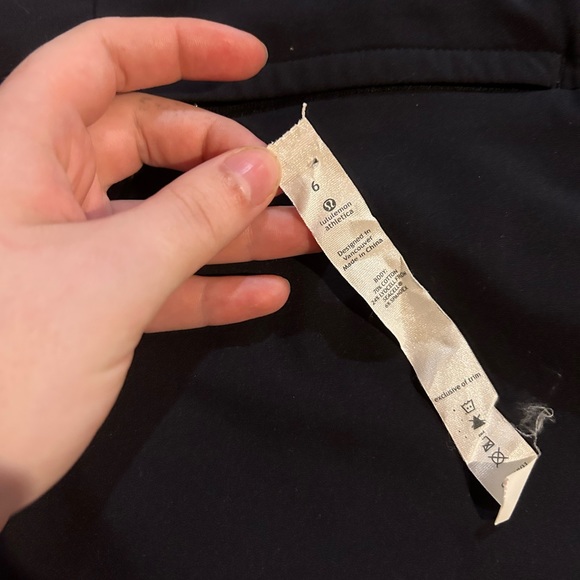 Lululemon running jacket size 6 - Picture 4 of 4